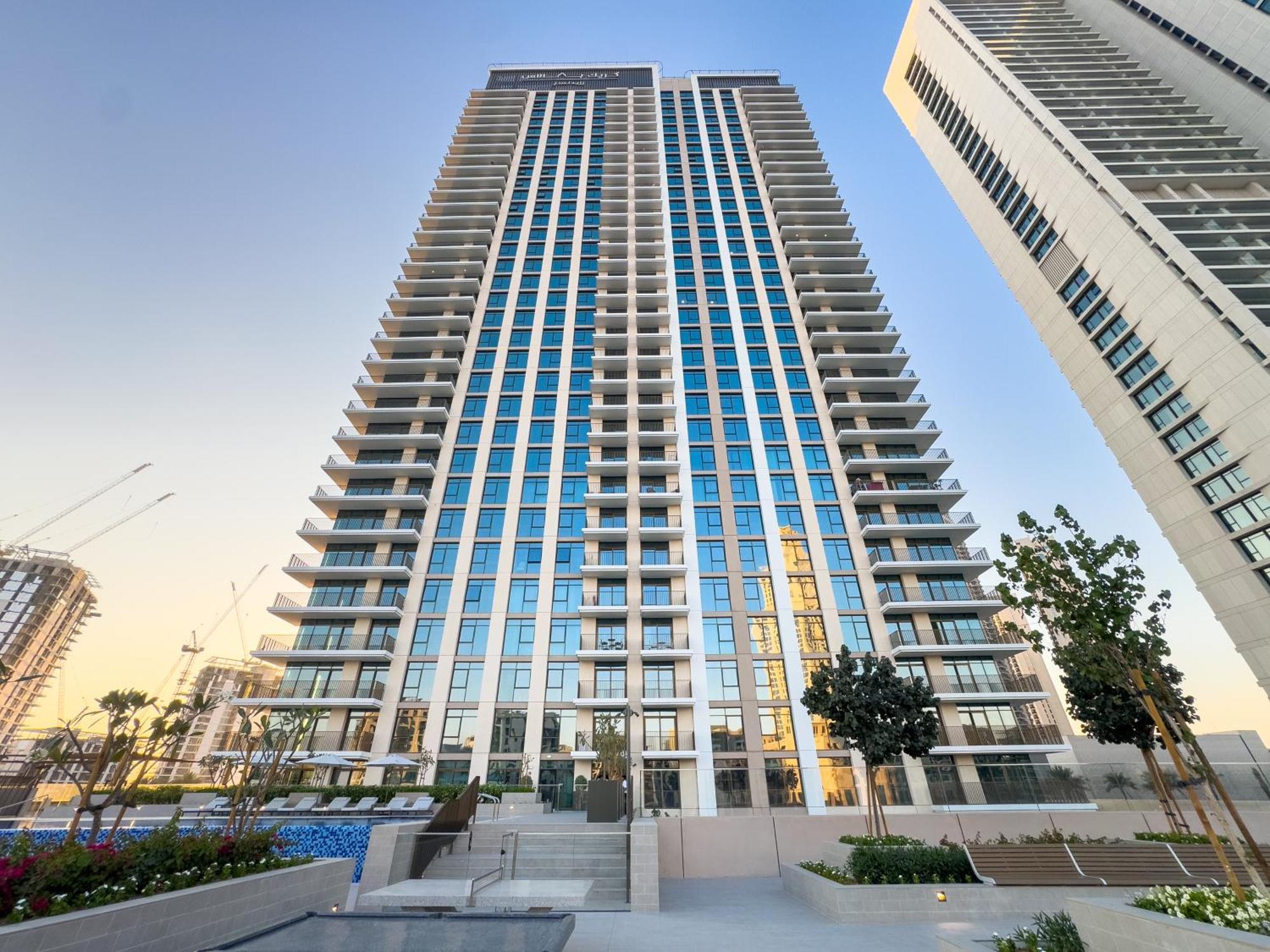 Waterfront 1-bedroom In Creek Palace Apartment